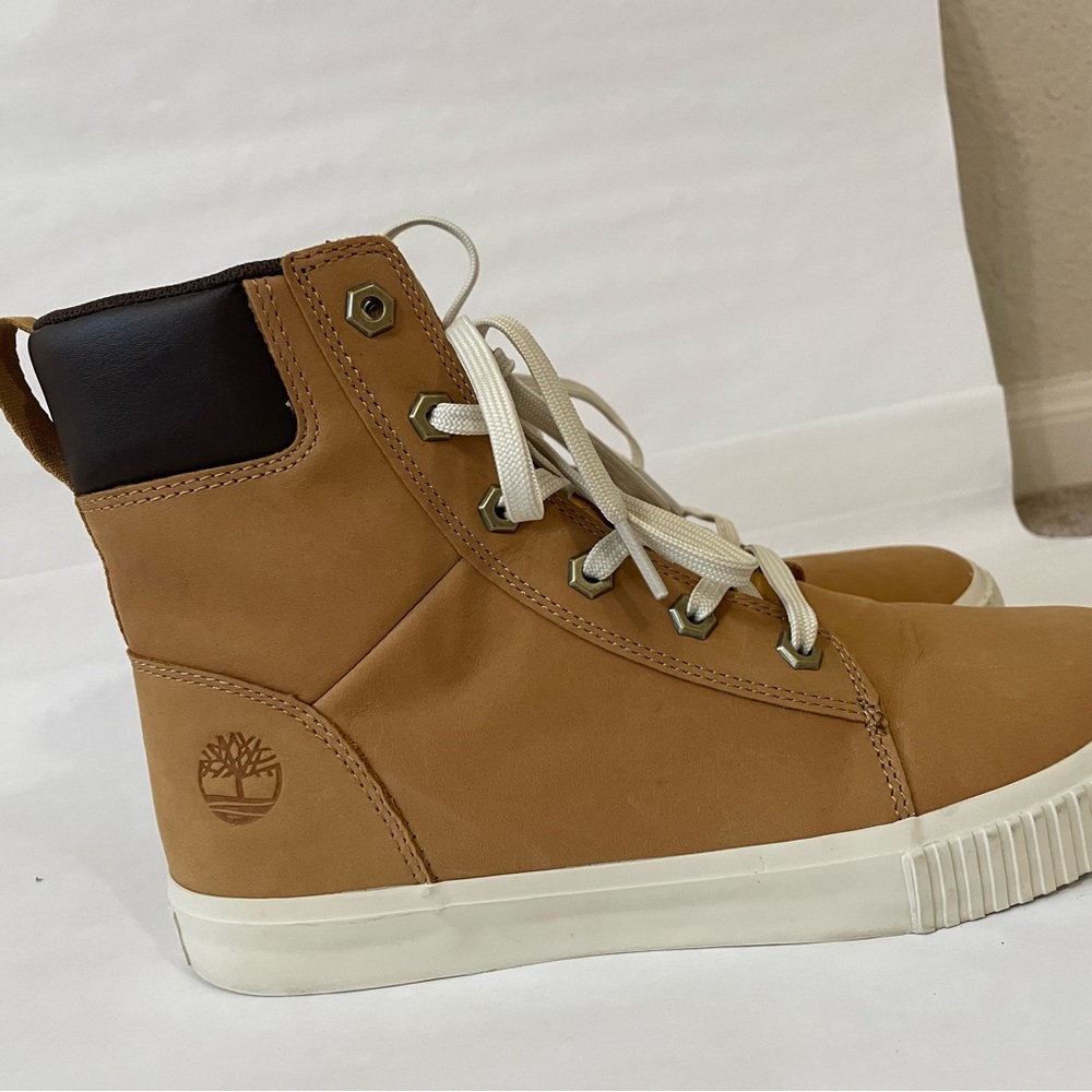 Boots - Picture 4 of 4